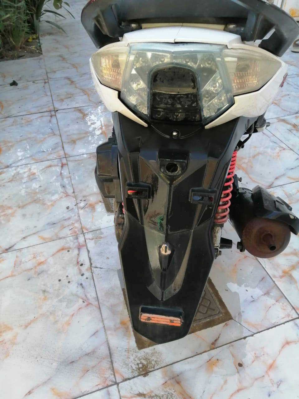 كامكو راسينك شغاله سلف مكينه نشطه نهضة ومعدل خير من الله كهربيات شغاله قفل جنطه قفل سكان ب٢٥٠ وبيه مجال مكان فضليه رقمي ***********
