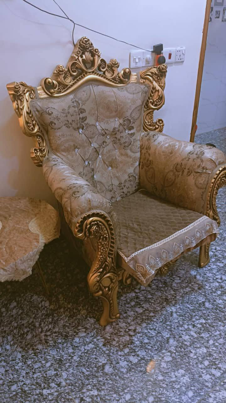 تخم ملكي عشر مقاعد للبيع مع الطبلات اثنين صغار وحده وسط والجراجف


**إذا كنت صاحب هذا الإعلان وتريد حذفه لأي سبب، رجاءا أرسل رسالة إلى الدعم الفني**