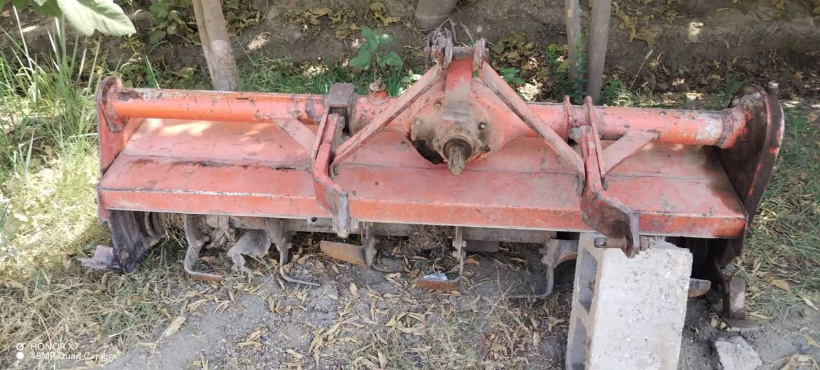 كابوته للبيع مع رفاسه بدون كاردن 85 موديل خيط بخار بدون تنقص مكان يثرب قرية العانين  ***********وحياكم السعر 5500@@ة
