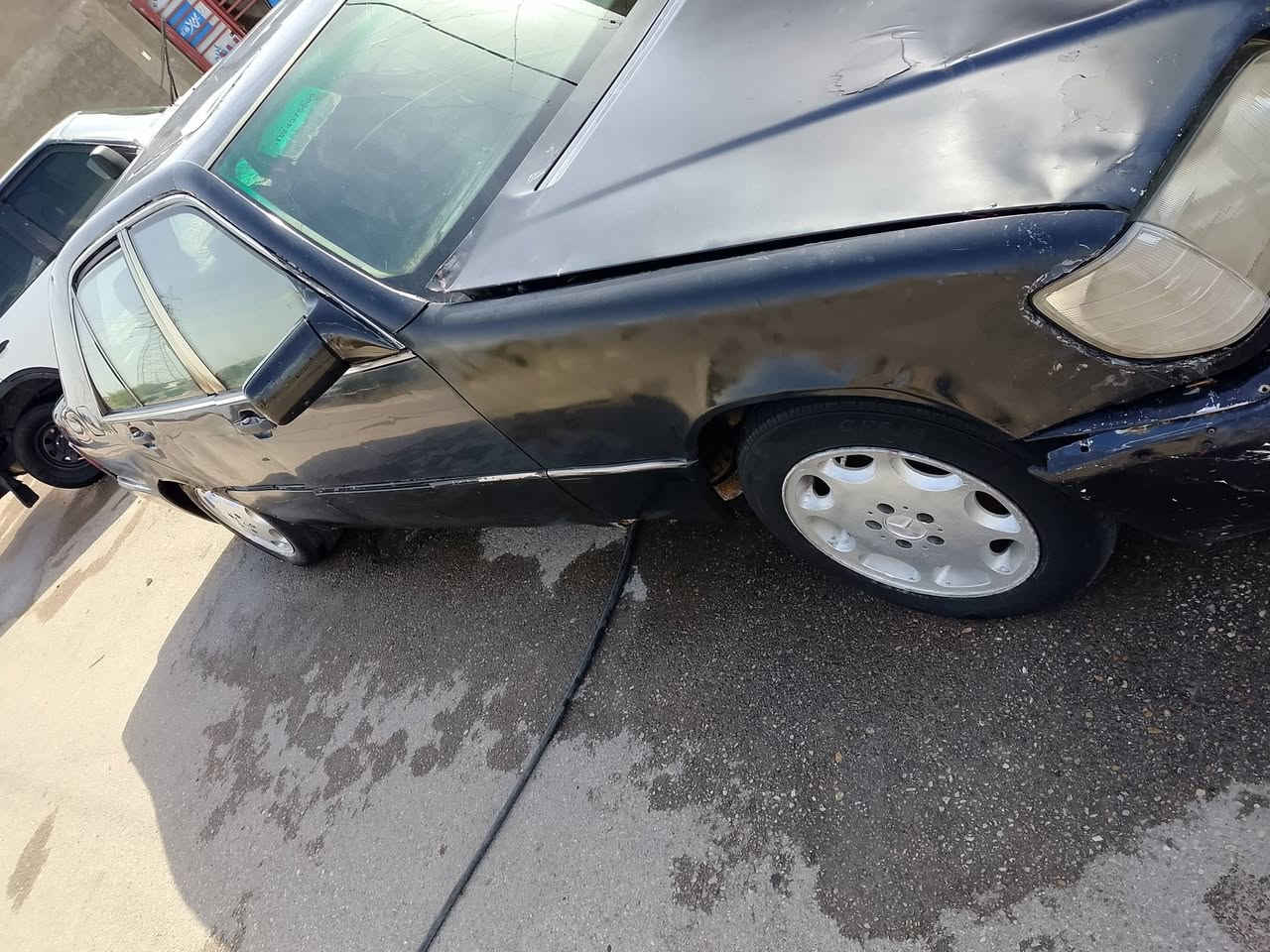 السلام عليكم سياره مرسيدس لبيع موديل ٩١ كير ومكينه ففتي بيها لستيك ولفف رقم قادسيه سنويه ٢٠٢٧ مكانها واسط كوت الفلاحين  سعرها 25 رقم الهاتف  ***********
