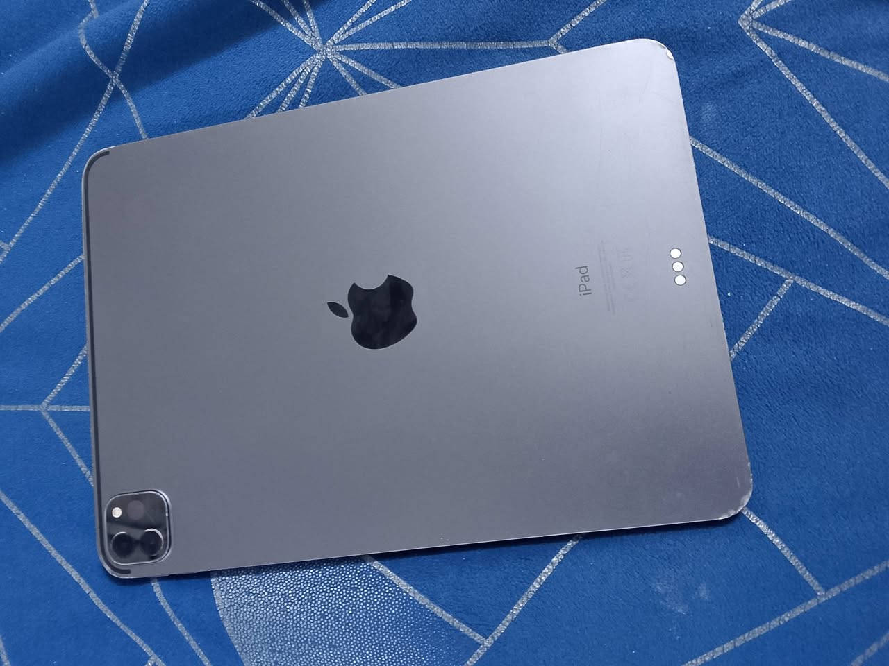 ايباد برو m1  للبيع ذاكرة 256  11انج بي مشكله فقط  بالمس بالشاشه أريده 450 وبي مجال


**إذا كنت صاحب هذا الإعلان وتريد حذفه لأي سبب، رجاءا أرسل رسالة إلى الدعم الفني**