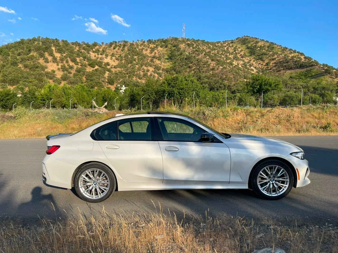 بي إم دبليو 330xiموديل2023Xdrive
(كلين تايتل)
محرك 2.0 توربو
مکفولە کفالة عامة
بدون صبغ  بدون بارد 
رقم السليمانية
ماشية فقط41 ألف 
، ما شاء الله السيارة شبه جديدة وما بيها أي مصرف  أو عيب.
کیر محرک کلها بشرط 100%، مو مفتوحة

المواصفات فول 
 • شاشة جبیرة ولمس إلكترونية
 • سلاید 
 • کشنات تدفئە کهربائی جلد 
 • تحکمات ستیرن 
وبعد هوایە مواصفات 
السيارة رقم سليمانيه
السعر: 320$ بيها مجال سعر بلاش 
مکان سیارة/سلیمانیة
رقم تلفون واتس اب 
حادث سياره : بابين سكن مبدل بلادي نفس لون 

***********
***********
