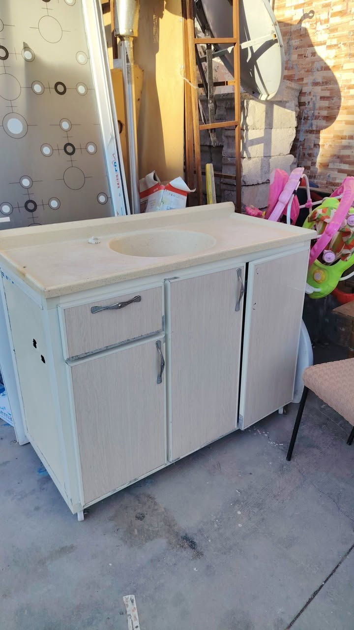 اغراض مستخدم للبيع 
العنوان بكرة جوالقديم مقابل الكوميته 
***********واتساب
