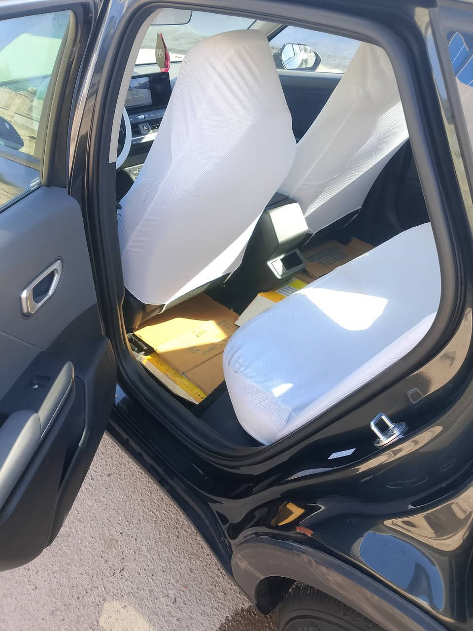 السلام عليكم كي فور موديل 25 ماشيه 6الف 
قطعه وحده تبديل فقط جاملقه أمامي بدون دواخل بدون ايربك رقم بغداد بسمي  سعر 173 رقم لهاتف
***********
