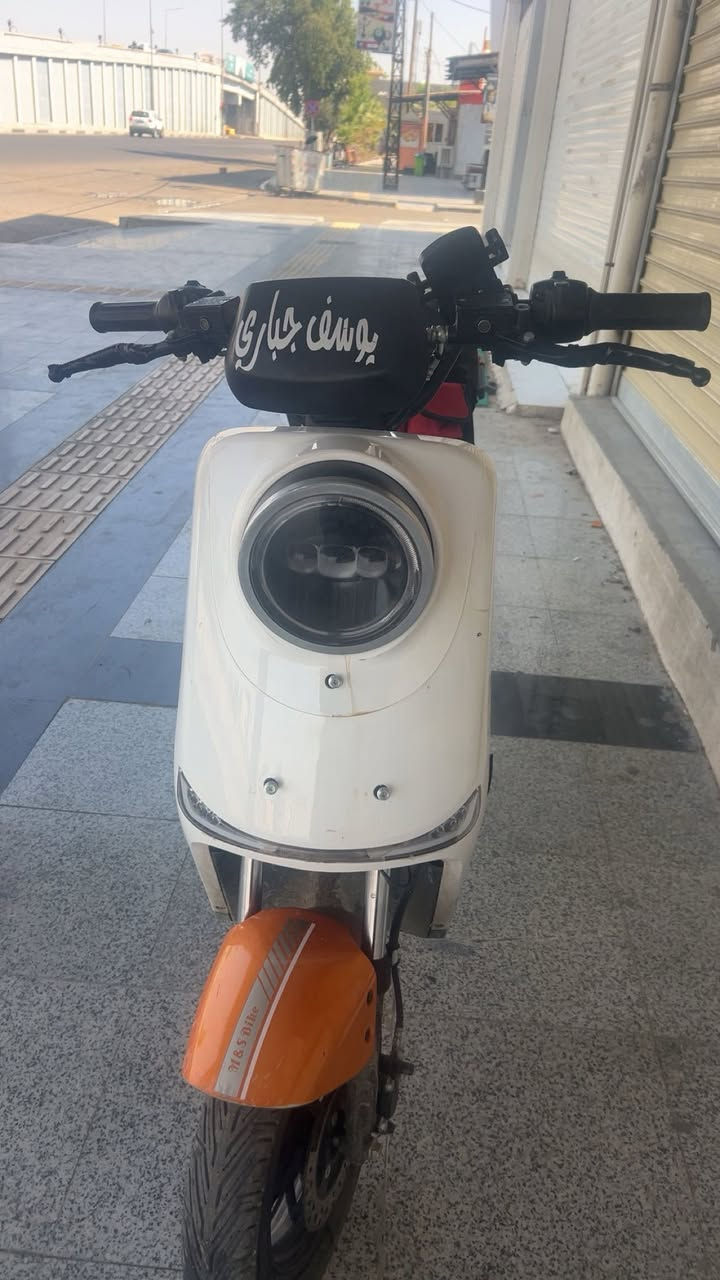 لبيع بايسكل شحن R90 نضيف


**إذا كنت صاحب هذا الإعلان وتريد حذفه لأي سبب، رجاءا أرسل رسالة إلى الدعم الفني**