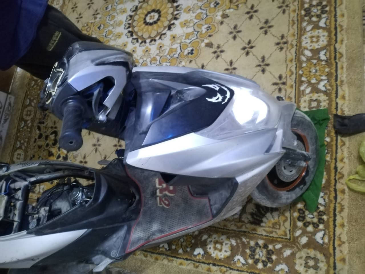 السلام عليكم من رخصت مدير الكروب المحترم متاح سكنس عاطلة العطل بسيط بس ما فارغلهة تفاصيل ***********
