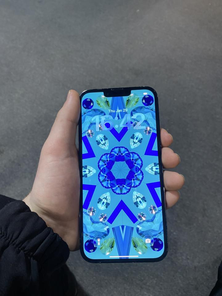 iPhone 13 Pro Max
128gb

1sim 

%90 

هیچ شتێکی نیە 

***********
