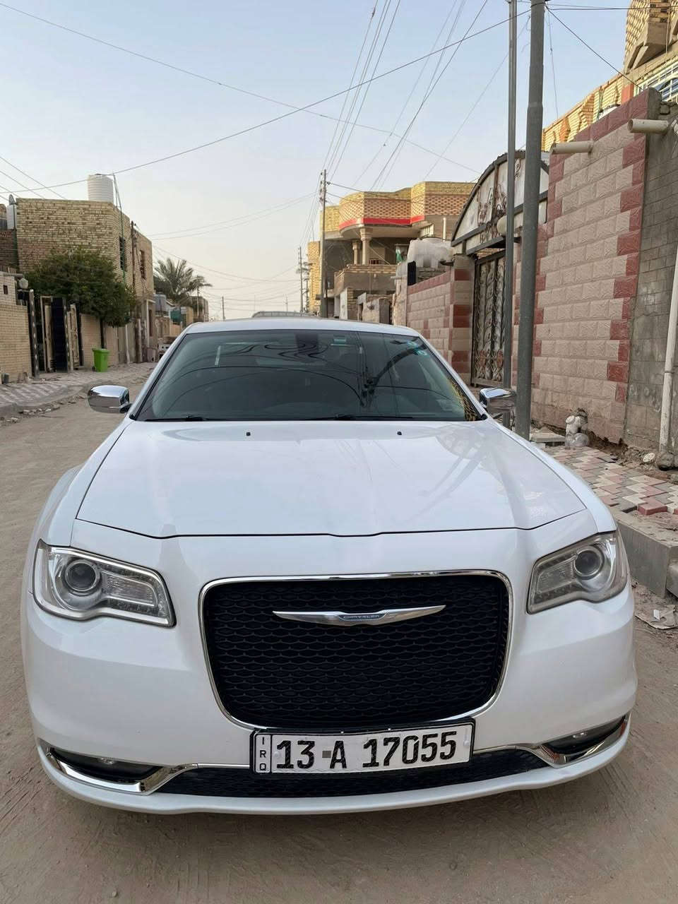 كرايسلر 2017 أصل فئة C فول 
بانوراما .. برده خلفية كهربائية 
كشنات كهربائية تبريد وتدفئة كشنات
مري قلاب .. وضعيات قيادة متعدده
عداد السيارة 160 الف 
الرقم ميسان / سنوية وهزه جديده بأسمي هاي السنة
صور الحادث مرفق في المنشور مع السونار
يوجد بعض الملاحظات في السيارة غير واضحه في الصور زلغ اسفل الجاملغ وضرر خدوش في الدعامية الخلفية 
المكان / ذي قار / الشطرة 
السعر 225 وبي مجال بسيط 
للاستفسار / ***********
