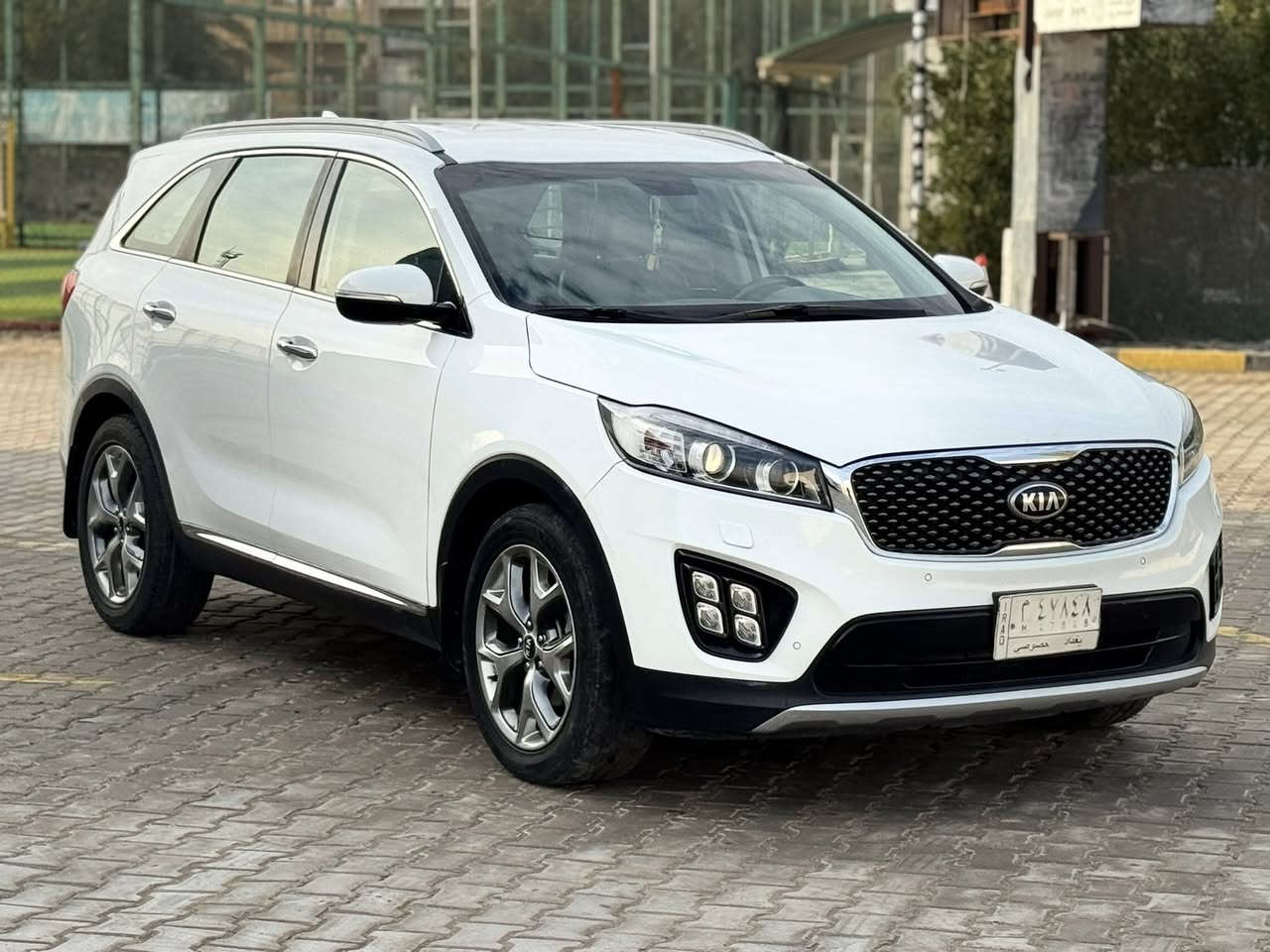 السلام عليكم سورنتو موديل 2016 وارد خليجي فول ماعدة البانوراما مكفولة من الصبغ والتبديل بارد فقط باب السايق من جوة على كد شبر مواصفات بصمة كراسي جلد وكهرباء 6 سلندر 3500 7 راكب 3 قطع تبريد جنطة كهرباء حساس امامي خلفي شاشة اصلية كامرا داخل قرميدي . اخوان سيارة جديدة جدا وجاهزة من كلشي السعر 205 وبيهة مجال بسيط مكاني بغداد العامرية ***********
