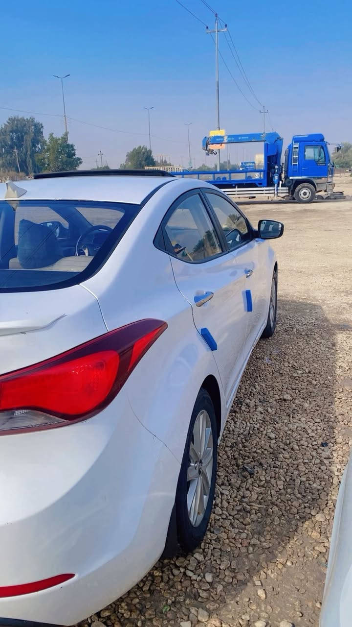 السلام عليكم 
النترا 15 خليجي فول عدا البصمه
بيها باب وره السايق صبغ بدون دواخل اثر شخوط 
وكارت بالجاملغ 
محرك وكير مامفتوح 
تحويل ثاني يوم 
السعر 125 وبيها مجال قليل 

***********
