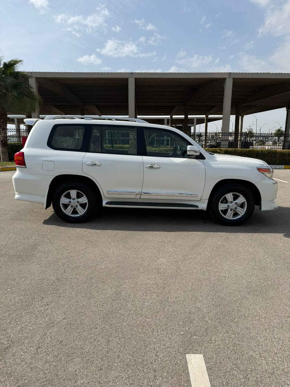 لاندكروزر 2012 فطيم v8 خليجي
المحرك 4700 
محرك جديد غير مفتوح 
ماشيه 145 حقيقي 
ثمانيه سلندر 
حساسات 
سلايد 
كشن جلد كهربائي السايق 
بصمة 
ايرباكات 
رقم شمالي (دهوك)
تايرات جديدة 
سنوية جديدة 2030 
هزة جديدة 
بدون غرامات 
صبغ مؤشر بالبونت دائرة الحمرة فقط 
تحويل مباشر باسمنا 
السيارة عندنا من 2015 
السعر 370 و مجال


**إذا كنت صاحب هذا الإعلان وتريد حذفه لأي سبب، رجاءا أرسل رسالة إلى الدعم الفني**