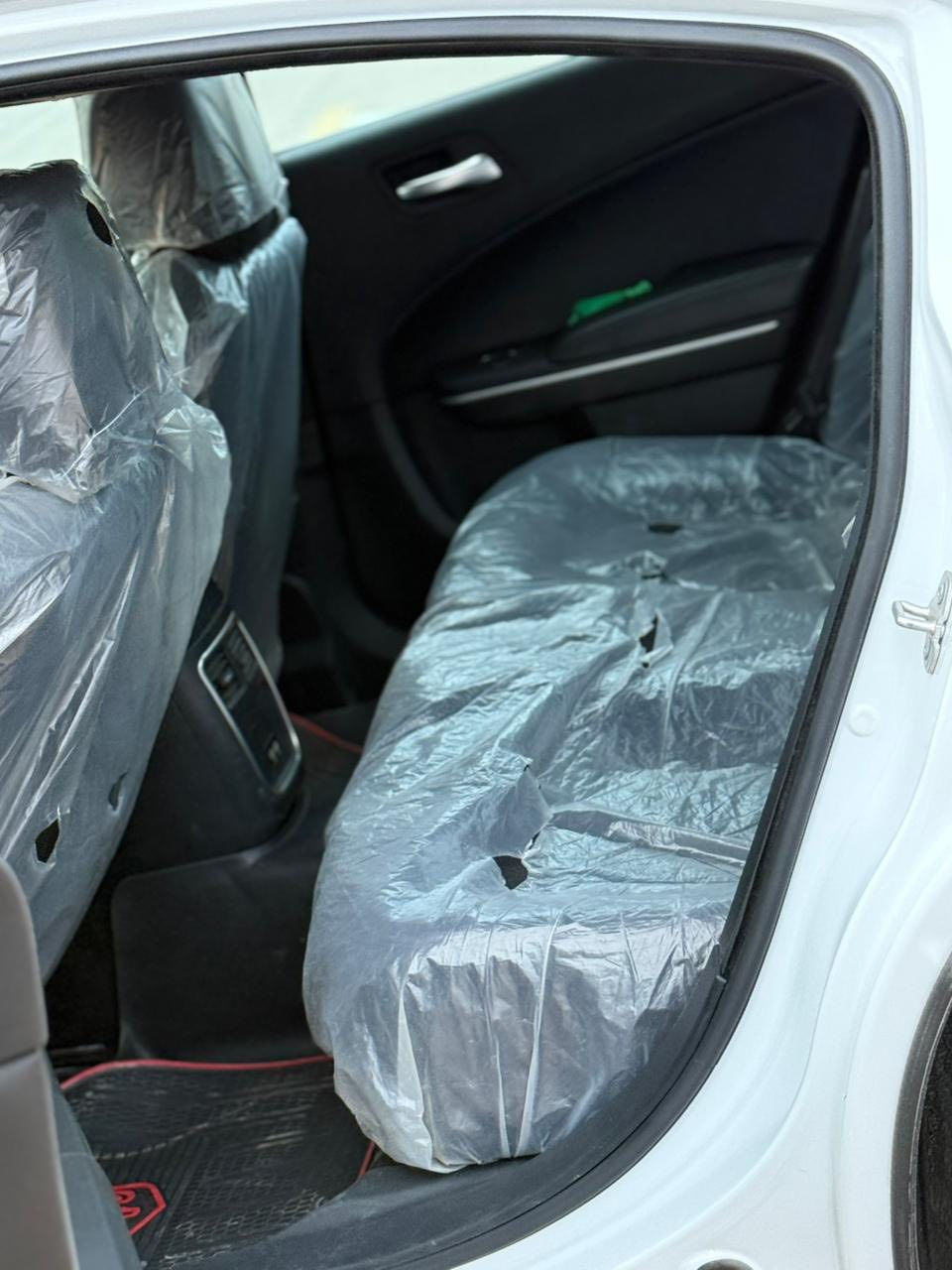 السلام عليكم جارجر بوليس مديل 23 V85700.
سيارة بية 6 قطع اقرة تفاصيل ًوتصل ودلل❤️

جاملغات تبديل + بنيد صبغ 
باب صدر صبغ نص 
تبديل بيبان سايق وخلفي نفس لون اصلي 📍

السعر 200 مكان السيارة العمارة 
***********
