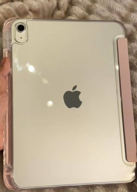 السلام عليكم عندي ايباد m1 Air 5 باتري 87 اريد اراوسه بريد مجك استرا أو m2 رقمي واتس ***********
