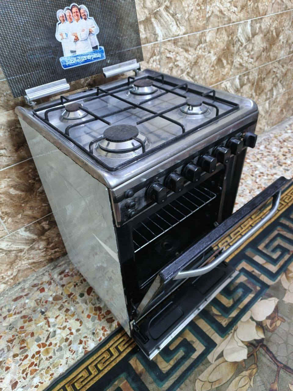 طباخ فريش مصري مراوس اوبيع بسعر مناسب  مستخدم نظافه مثل ماواضح بالصوره افران منفصله كله شغال كهرباء +كـلوب استفسار واتساب *********** يوجد توصيل
