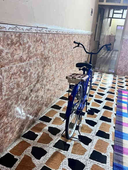 السلام عليكم بايسكل بناتي حجم 26 للبيع مال شركه كلها ختومات شركه ما صار لي من جايبه شهرين هذا البايسكل قدامك تجي تفحص وتشوف وتقتنع ب 100 وبي مجال بسيط ***********
