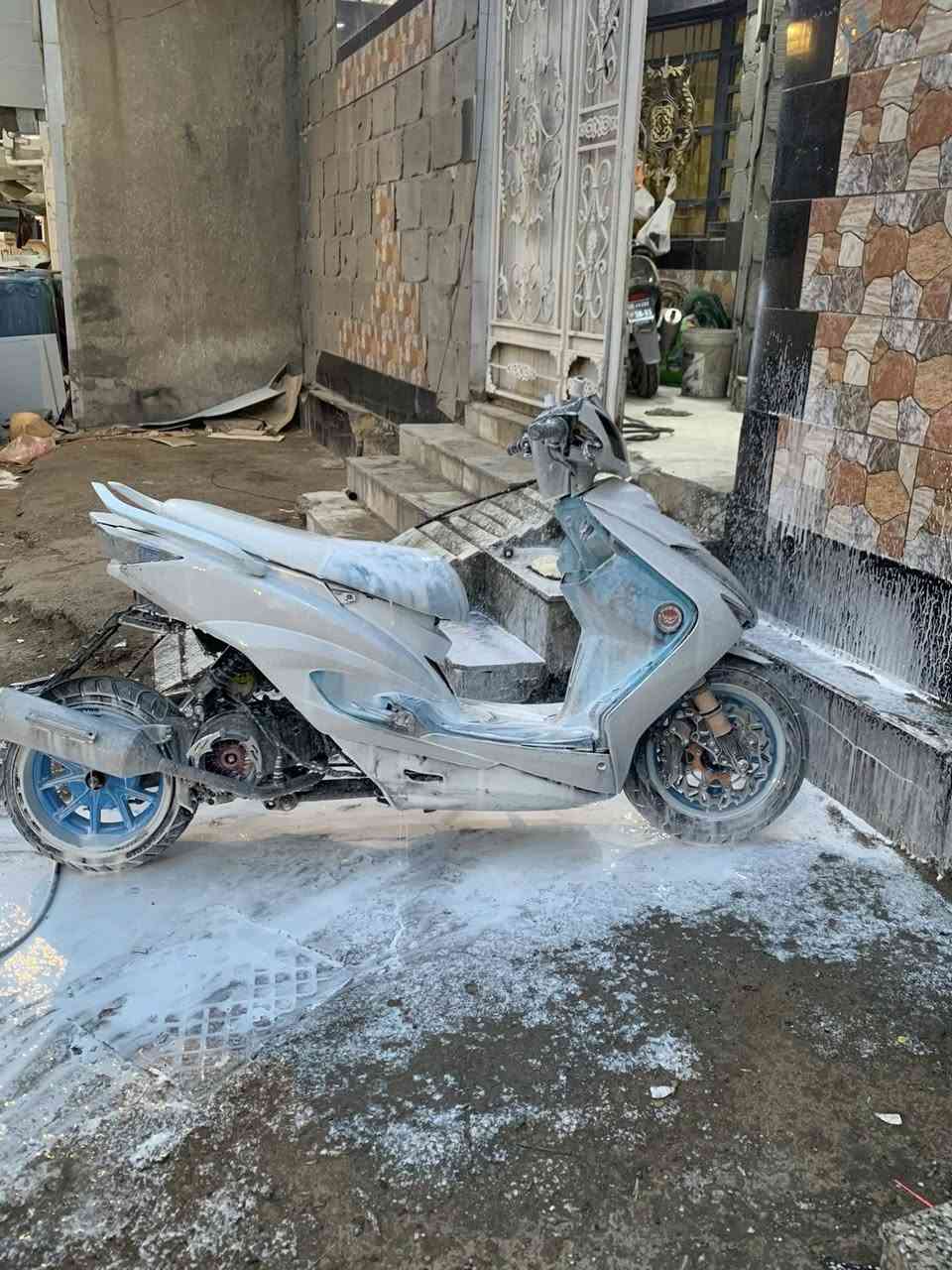 السلام عليكم سكنس لد حديث كامله مكمله ع آخر حبه دارجه مكينته ناعمه ماتنسمع دارجه مزوعه تزويد مستعجل ع بيعتها بيع أو مرواس حسب القناعه 
مكان البصره الجزائر 
الرقم ***********
