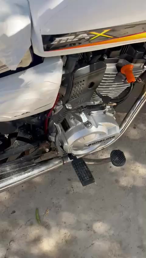 دراجة للبيع سيفان موديل 24 اوراق كاملة الدراجة كاملة مكملة مكاني بعقوبة خرنابات ***********
