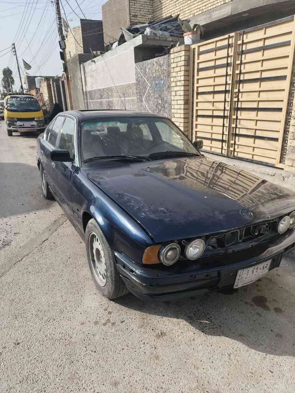 السلام عليكم ورحمه الله وبركاته الرخصه الادمن المحترم بي ام دبليو سياره جاهزه البارحه من الصبغ طلعت الرقم صادر نكليزي السنويه 30اني مكلف بل نشر تصل ع صاحب سياره ***********
