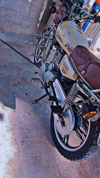 السلام وعليكم للبيع ماطور سيفان خمسه كير كله شرط  موديل ٢٣ السعر ٤٧٥ أوبي مجال بسيط  مكفول مامفتوح شرط فول الفول التصال برقم أو واتساب المكان العلم سمره ***********
