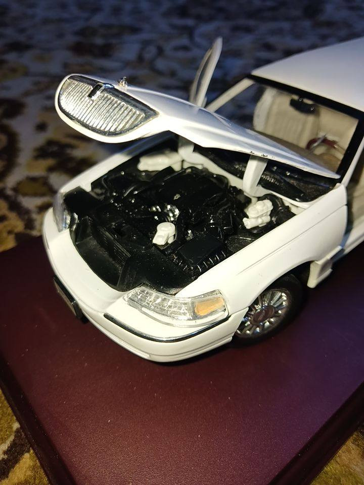 السلام عليكم 
للبيع لينكولن ليموزين 
Lincoln limousine 🎖
حجم 1/28 شركة SS
السيارة نظيفة جدا الى ابعد درجة ما بيها شخوط لا باللون
 ولا بالزجاج 
السيارة نقصها باب السايق والمراية اليسار موضحات بالصور 
السعر مع التوصيل 45 الف 
للاستفسار واتساب 
(( 0772.394.4061 ))
