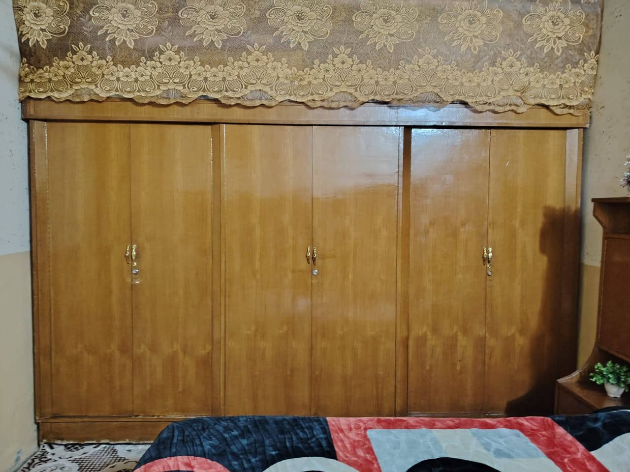 غرف نوم مستعمله للبيع 
نضيفه حيل  سعر هاي الغرفه 500الف
*********** الشريقات, صلاح الدين
