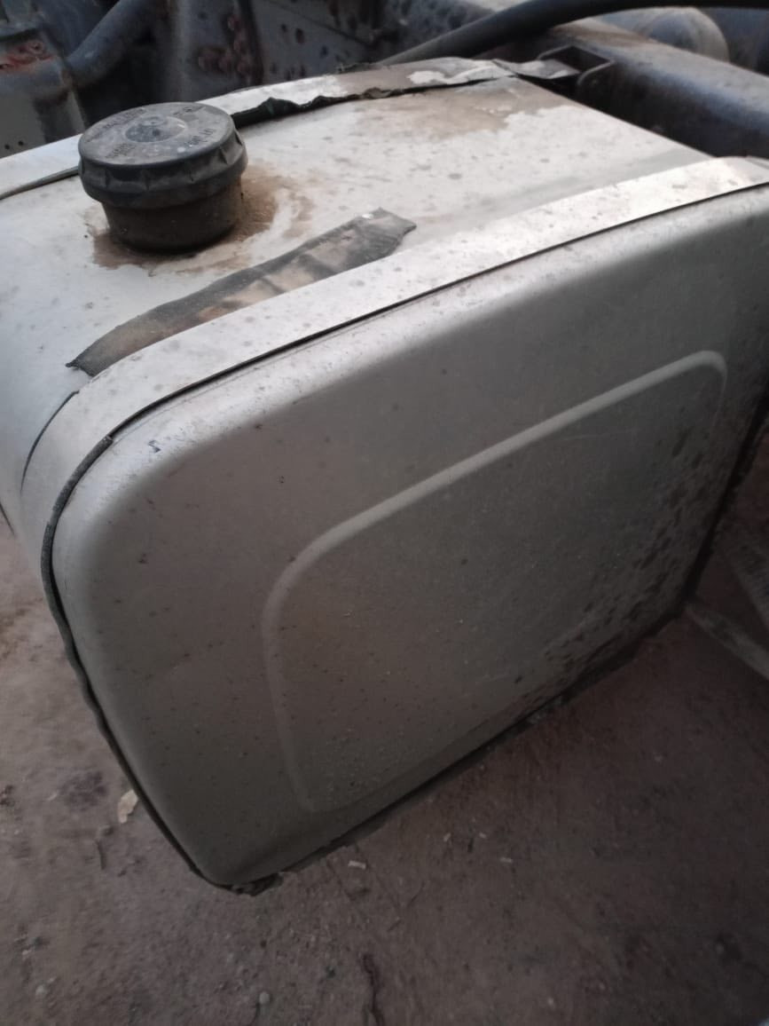 السلام عليكم تانكي هودرليك وطبشه وضاغطه كير ٩٠٠سكانيا للبيع فتح من السياره سعرهن ٥ورقات مكانهن البصرة الزبير ‭٠٧٨٠ ١٢٤ ٩٣٧٧‬
