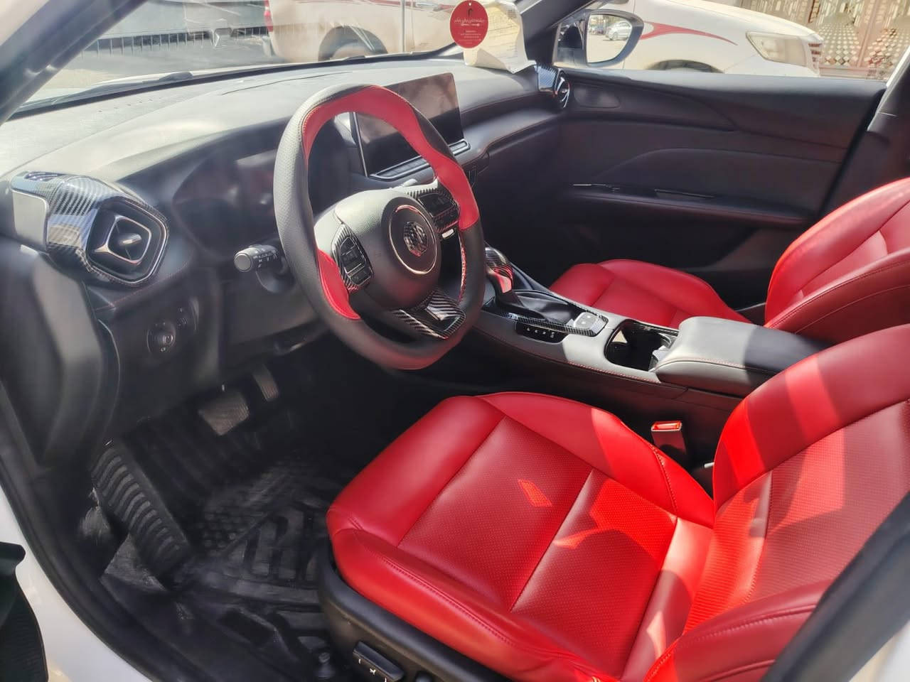 ام جي جيتي موديل 2025فًول مسفات داخل احمر كوشن كهربائي كولشي مابي دعامي ل دعامي شرت فول كمليات (***********)
