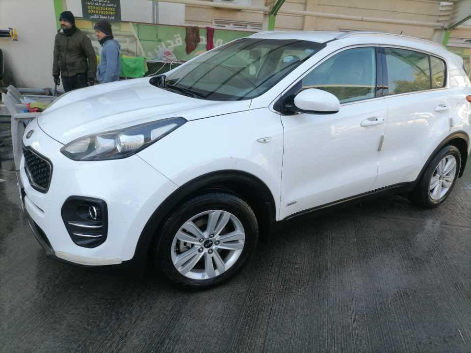 كيا سبورتج خليجي 2018 رقم شمالي 
 دوش ماشية ١٠٨ الف
لون ابيض صدفي
مانع انزلاق
تبريد قطعتين
درايف مود.(ايكو**سبورت**عادي)
مثبت سرعة 120 يدك جرس
سبير مانازل
نزول منحدرات بيها دفتر بانزين
*تعديل بارد باب السائق بسيط مقدار اصبع+بالهلال مقدار اصبع
🍭🍭سنوية الي حد ٢٠٣٠

مكاني  كركوك

السعر  ‼️ علق بتم يجيك السعر بالخاص ‼️

***********
