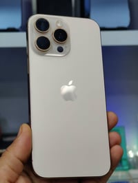 ايفون • مستخدمة • مراسلة الصفحة