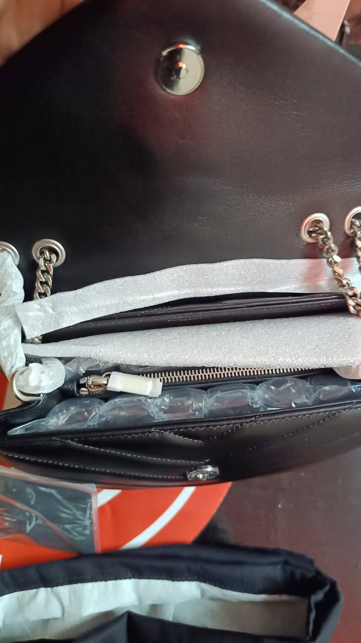 ئەم جنتایانەم لا بەردستە لەحاويه بۆم دەرچووە  بە کۆ نیمە  هه ر دانەو یەکم لێی هه یە  براندن  ئەوروپین  فەرەنسی و ئیتاڵی   نرخیان  کەمێک  گرانە 
قۆپچە گۆڵدوو قۆپچە سیلڤەر   براندی پاکۆ رەبەنی   بۆم جێژنە  یەکێکە لە راقیترین جنتاکان  کیفوو  دەفتەری  براندی خۆی  لەگەلە    بۆ   نرخ نامە بنێرە  📩


**إذا كنت صاحب هذا الإعلان وتريد حذفه لأي سبب، رجاءا أرسل رسالة إلى الدعم الفني**