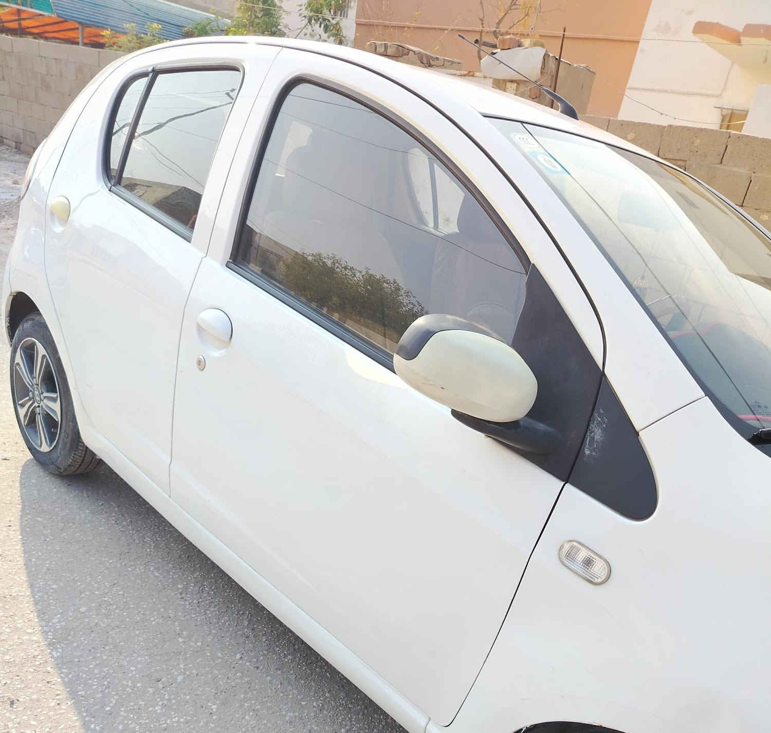 باندا 2013 رقمها بغداد سنويه جديده تحويل مباشر 
ماشيه 47 الف  يعني اخت الجديده. 
مكفوله من كلشي
 مكاني بابل سعرها 54  
للاتصال ***********
