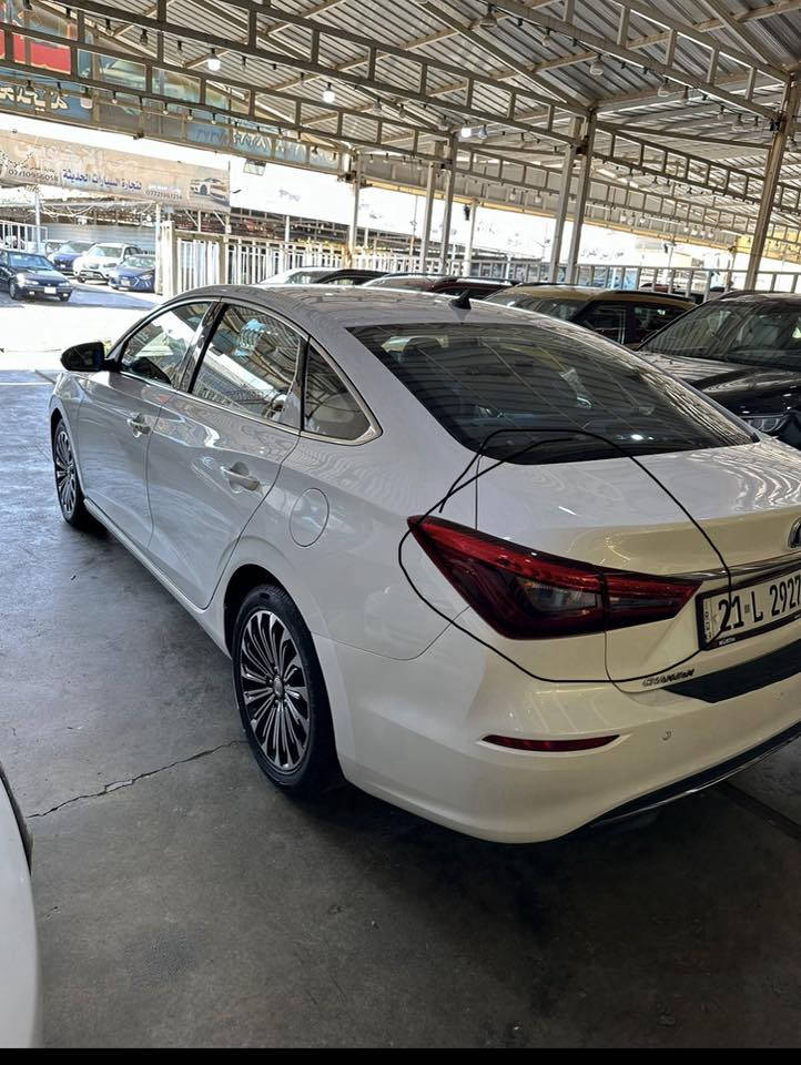 السلام عليكم شانجان ايدو ٢٠٢٠ للبيع ماشيه ١٦٥الف لون ابيض  رقم شمالي سنويه ساقطه صار سنه تقريبا سياره بيها بارد بالصندوق شويه وبيها طخه باب اللي ورى السكن 
عكس السايق خفيفه سياره على ايدي مال موظف محافظ عليها دهن ايكسدو الأصلي بانزين محسن صدر جديد السعر ٩٨وبيها مجال مكاني الدوره جمعية خير الله الاتصال على رقمي ***********
