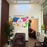 محل ‏للإيجار ديكور جاهز للسفر والسياحة يصلح. شركات. صرافة استفسار07722...