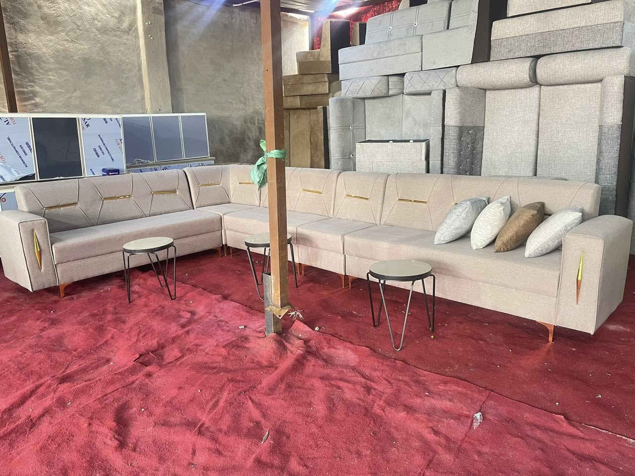 معرض آبن شاهر لتخم والديوان
عشر نفرات 
خمس قطع
طول سته متر ونص 
جديد مامستعمل شغل درجه اولى 
ملاحظة اي قياس تريد موجود 
السعر والتفاصيل خاص


**إذا كنت صاحب هذا الإعلان وتريد حذفه لأي سبب، رجاءا أرسل رسالة إلى الدعم الفني**