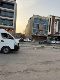 ارض تجارية • ٣٠٠م • اجازه بناء