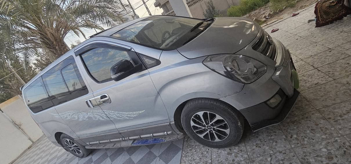 سلام عليكم سياره للبيع ٢٠٠٩ مفتوح ومحور مكينه ١٢ قبق اسود كير اوتو مكلف بل نشر***********
