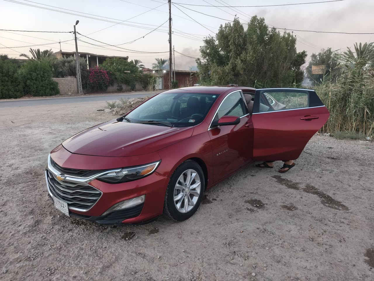 للبيع ماليبو معوقين باقيلها ٣ اشهر وتتحول حره 
موديل ٢٠٢٠ 
حادثها من امريكا دعاميه فقط 
وحادثها بالعراق باب خلف باب السياق مبدل 
وبيها شغلات بسيطه ( النيكل تعبان لدات ميشتغلن دبة الزراكات ملتشتغل والجديده بالجنطه ماشادها) 
حداديه كامله تايرات نظيفات قبل فتره مبدلهن  تبريد شغال 
شغل وطلع وين متريد 
السعر ١٢٠ وبيها مجال 
للتواصل واتساب 
***********
***********
