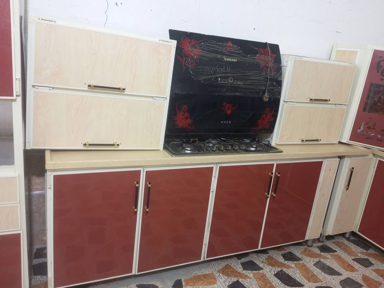 يا رزاق للبيع السعر 980 ست أمتار ارضي أو ست أمتار معلق والسنك متر أو نص كله مرمر مع طباخ مع ساحبه الشراي يراسني خاص ادزله الفيديو والعنوان ***********
