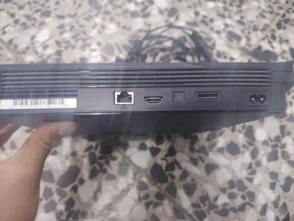 سلام عليكم ابلي 3 اسلم شغال كل عيب ما بي   كامل هوا او ملحقاته ويا جويستك وحده ما مفتوح امهكر ويا7لعبات كالفت اتيوتي جزءين او gta5 ذلاستفس 1 ردد ردمشن 1 وثنين ماعرفهن  السعر 130 او بي مجال مكان ديوانيه  الرقم ***********
