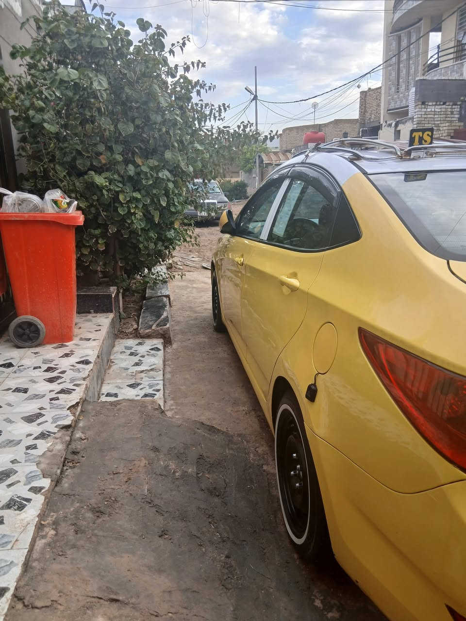 السلام عليكم
اكسنت موديل 2014 وارد امريكي مكينة 1600 السيارة جاهزة من كلشي كير مكينة حدادية مكاني كربلاء طويريج السعر 85 وبيها مجال ***********
