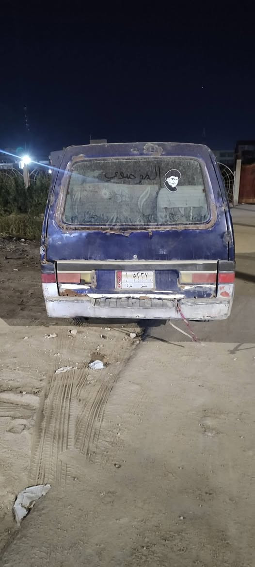 السلام عليكم سياره كيا بسته 1997 مكينه وكير 2.700 سنويه منتهيه ب2019 بيها عطل بس السلف ب15 ورقه وبيها مجال بيع او مراوس العنوان ناصريه سوك الشيوخ الحي العسكري رقم الهاتف ***********
