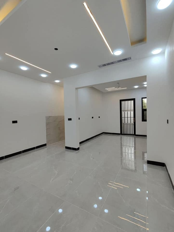 بيت بناء حديث للبيع 
* حي المشراق خلف أسواق السيد
* شارع عرض ١٢ م 
* المساحة ١٠٠ م
* واجهة ٥ م
* طابقين
* السعر ١٩٠ مليون قابل للتفاوض 
 
للاستفسار، يرجى الاتصال على الأرقام التالية:
- ***********
- ***********
- ***********
أو زيارة المكتب على العنوان التالي :
 المثنى، مدخل سايدين الرفاق، قرب مطعم المجلس

#البيت_المعمور_للعقار موصل, نينوى
