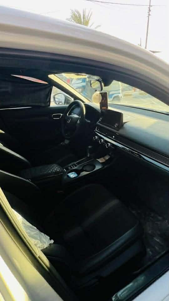 للبيع (ملاحظة) السيارة جديدة بمعنى الكلمة 
رقم بغداد مشروع وطني بأسمي تحويل مباشر
هوندا سيفك موديل 2024سبورت اللون ابيض 

بصمه + فتحة سقف

سايد بريك كهرباء

رادار امامي خلفي جانبي كلها شغال 

شاشه كبيره

شاشه عداد دجيتل

تشغيل عن بعد 

ويل كب سبورت 

شفتات ستيرن 

تحكمات ستيرن 

مكينه 2000. تنفس طبيعي 

انظمة قيادة درايف مود

توقف ذاتي 

اطفاء ذاتي بل الازدحام

تخم تاير جديد 

شوتة بلادية 

حجر بيئة بلادي 

منظومة تبريد بلادية 

حادث السياره بنيد ضبغ فقط بدون دواخل 

مكان السياره / الانبار /هيت 

  السعر 170$ 
ماشية 43 الف كيلو متر
 فيس واتساب موجود ***********
