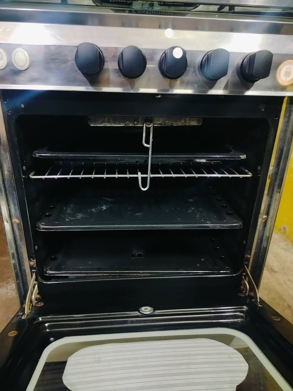 طباخ للبيع نظيف شرط ضمان اسبوع سعر 100 عنوان كراج شمال


**إذا كنت صاحب هذا الإعلان وتريد حذفه لأي سبب، رجاءا أرسل رسالة إلى الدعم الفني**