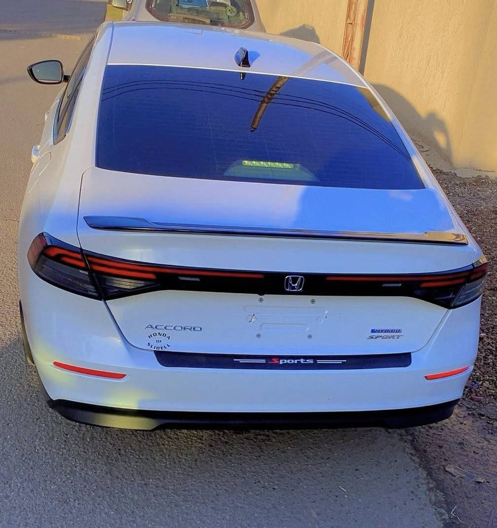 هوندا اكورد 2024سبورت هايبرد 
اللون الخارجي ابيض صدفي الداخل كشناتها ماروني ابلادي  
ايرباك ستيرن وبرده فقط او راحع سستم ابلادي شرط الفحص
تبديل بنيد فقط نفس اللون 

وارد امريكي 🇺🇸
 

- [ ] المسافة المقطوعه 30 الف
- [ ] :
- [ ] • ماتور 2000cc هايبرد
- [ ] • قير اوتوماتيك دكم 

- [ ] • بطارية ليثيوم
- [ ] • 212 حصان عزم قوي
- [ ] • شاشة كبيرة
- [ ] • كاميرا خلفيةن استيرن
- [ ] • مثبت سرعة
- [ ] • مانع انزلاق
- [ ] • استيرن متحرك
- [ ]  دخول ذكي 
- [ ] • إنارة ترحيبه 
- [ ] • شاحن تايبسي 
- [ ] • شاشة اعطال
- [ ] • هندبريك كهرباء
- [ ] • عداد ديجيتال
- [ ] اضوية امامية تورنج LED
- [ ] • اضوية خلفية LED
- [ ] • كشافات زنون LED
- [ ] • حساسات اضاءة
- [ ] • إنارة امامية تلقائية Auto
- [ ] • إضاءة امامية فل زنون LED 
- [ ] • حساسات مطر 
- [ ] • حساسات دخول الإنفاق
- [ ] • حساسات ضغط هواء الإطارات
- [ ] • اضاءة فل زنون LED
- [ ] • نظام صوتي مميز 
- [ ] • نظام GPS + خرائط
- [ ] • نافيجيشن
- [ ] • 3 أنظمة قيادة (eco, ev, sport،individual )
- [ ] • مري تعتيم
- [ ] • اوتو هولد 
- [ ] اوتو ستوب
- [ ] شاشه 7 انش
- [ ] • بلوتوث
• مدخل USB + AUX
بغداد البلديات ***********
السعر ١٩٥ ورقه بيهه مجال قليل جداً
