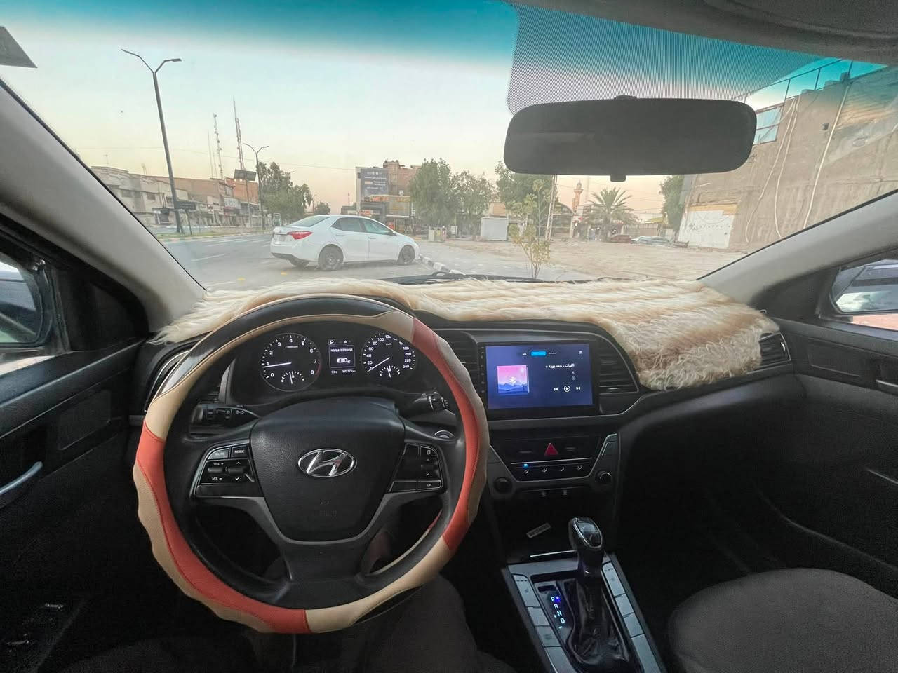 🚗 للبيع هيونداي إلنترا 2017 كوري 🇰🇷
✔️ اللون: فضي✔️ �✔️ فل مواصفات 
✔️ رقم بغداد�✔️ ماشية 169 ألف كم�✔️ مكفولة مكينة وكير�✔️ السيارة بحالة جيدة وجاهزة للاستخدام.
✔️السعر95✔️💵
✔️مكاني حله
✔️اسفسار ***********
