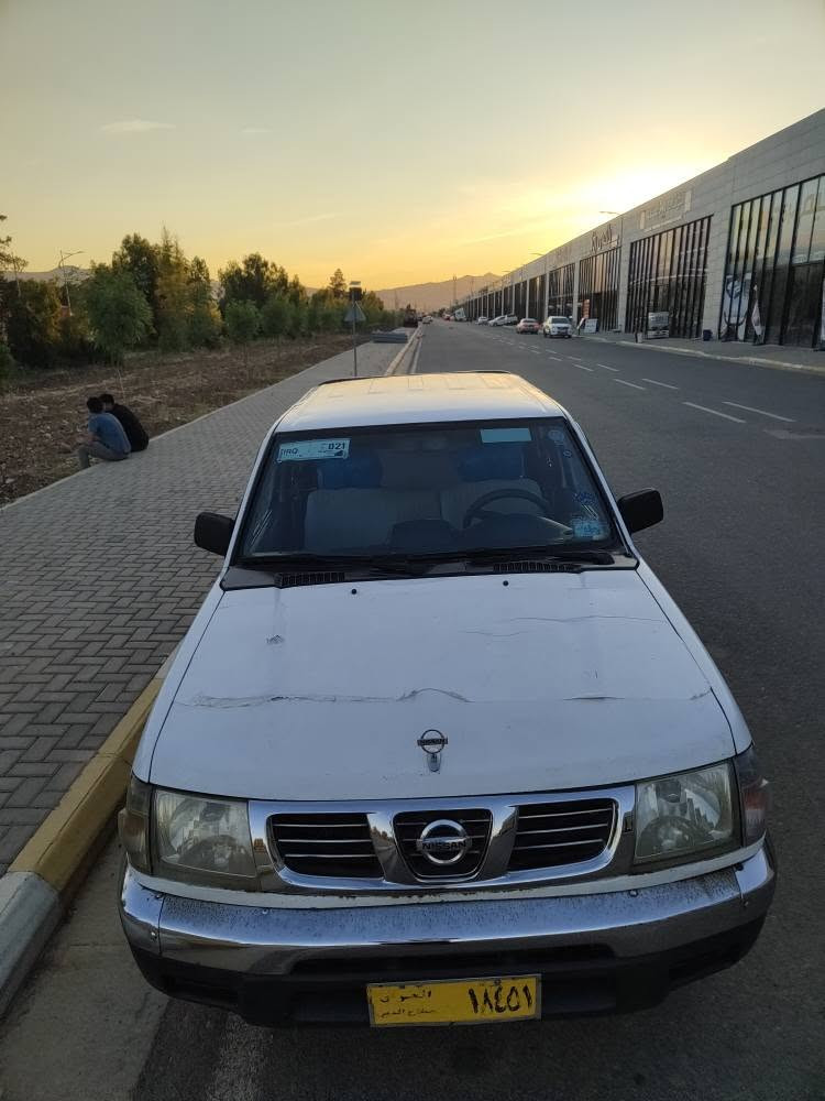 بەناوی خوای گەوڕە نیسان مۆدێل 2002 تەبرید و پاوەر تەبرید لەسەر سویچ چرکەی تیانیە ئاڕمی پلاستیکی سلێمانی بەشەرتی خەرامە تازەکراوەتەوە ئاڕمەکەی پەڵە پەڵە بۆیاخی هەیە بە حیزام ئەی فرۆشم دەعم و لێ دراوی پێوە نیە کێڕ وو مەکینە وئەکسل بەشەرت لە سلێمانیم *********** السليمانية, العراق
