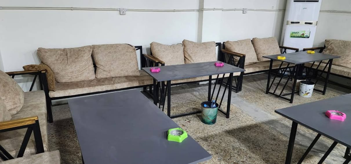 جلسات للبيع عدد ٥ جلسات تتكون من ١٠ قنفات قياس الطول ١ونص العرض ٦٠س وطبلات مالاتهن كاملات رقم الهاتف ***********
