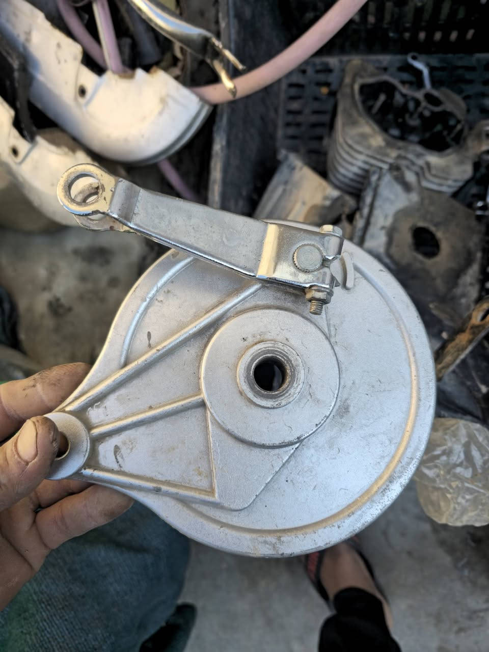 غراض للبيع كلمن وسعره ويل نامه بلادي بس مفطور مكان بونبرن اطيك ويه بطيخه اتبدله انت  و طبله بريك خلفي هيه و بانز جديده و كور ستوته ١٥٠.  تانكي نامه  ويل كب خلفي 

مكاني خانقين شراي اتصل رقمي ***********
