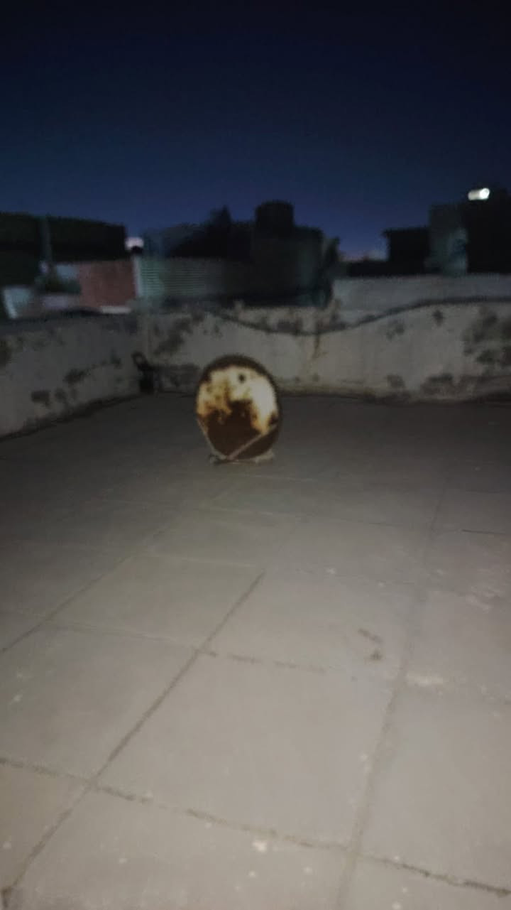 بيت يجار مساحه ٥٠ متر طابقين يحتوي على غرفتين وصاله ومطبخ وخدمات بناء حديث مكان الراد سعره ٤٥٠ مجال بسيط 
***********  اتصال رقم واحد
